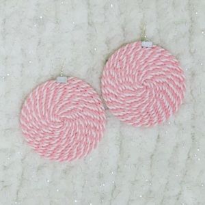 Earrings light pink,